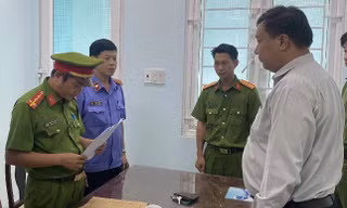 Khởi tố thêm 5 bị can trong vụ nhóm cán bộ quản lý thị trường nhận hối lộ