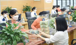 Thủ tướng yêu cầu ngân hàng sửa quy định 'đánh đố' doanh nghiệp