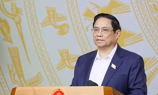 Thủ tướng: Thủ tục hành chính còn rườm rà, môi trường kinh doanh chưa thông thoáng