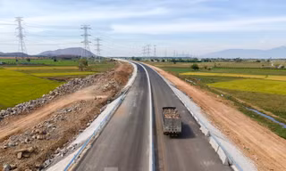 Thủ tướng yêu cầu nâng công suất các mỏ vật liệu thi công cao tốc