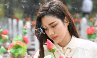 Đỗ Thị Hà, Ngọc Thảo dâng hương tưởng niệm tại Nghĩa trang liệt sĩ Trường Sơn