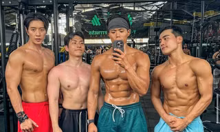 Nghĩ gì về bức ảnh nhóm tài tử cơ bắp Hàn Quốc ăn hết 25 kg xoài ở Nha Trang?
