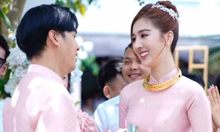 Ca sĩ Hồ Quang Hiếu làm đám hỏi bạn gái kém 17 tuổi