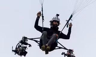 Tom Cruise đóng cảnh nhào lộn giữa không trung