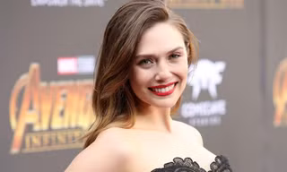 Elizabeth Olsen thấy xấu hổ khi đóng phim Marvel