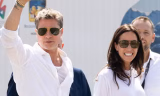 Angelina Jolie vừa rời đi, Brad Pitt dẫn bạn gái đến