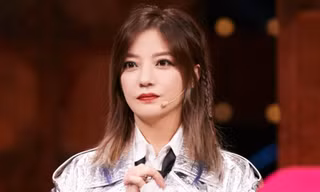 Triệu Vy thông báo ly hôn