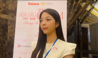 Thí sinh Hoa hậu Việt Nam hát 'Mẹ yêu con' khiến NSND Tự Long bất ngờ
