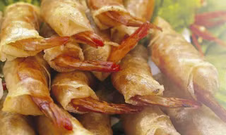 Bánh ít lá gai, nem chợ Huyện, chả ram tôm đất và rượu bầu đá Bình Định được vinh danh