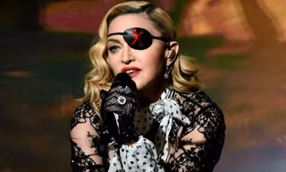 Madonna bất tỉnh