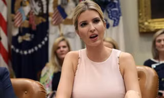 Vị trí Ivanka bên cạnh ông Trump bị thay thế?