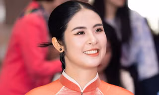 Ngọc Hân ôm bụng bầu 4 tháng dự họp báo