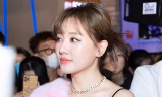 Hari Won vẫn bị liệt cơ mặt 