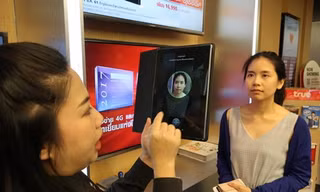 Thái Lan yêu cầu người mua SIM phải chụp ảnh hoặc dùng vân tay. Ảnh: The Nation