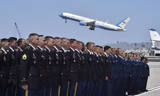 Chuyến bay cuối cùng đưa linh cữu John McCain đến Washington