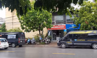 Nhà xe X.E Việt Nam lập mạng lưới "bến dù" khắp Hà Nội và cung đường Hà Nội – Nam Định.