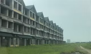Nhiều đô thị 'bỏ hoang' sau 10 năm Hà Nội mở rộng