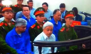 Bị cáo Kiên có dấu hiệu sụt cân, tiều tụy so với phiên sơ thẩm