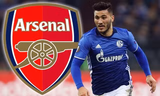 Sead Kolasinac trên đường gia nhập Arsenal.