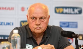 HLV Otto Pfister của ĐT Afghanistan.