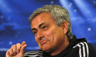 HLV Mourinho tuyên chiến với “tứ đại gia” Premier League.