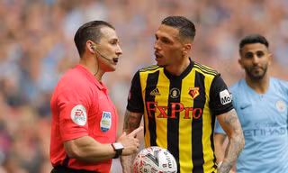 Jose Holebas đã trận tổng cộng 39 thẻ vàng tại Premier League.