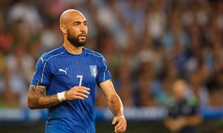 Simone Zaza thất vọng với quả 11m siêu tệ.