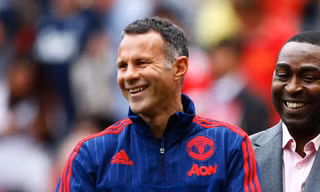 Giggs đề xuất Van Gaal mua Martial.