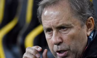 HLV Milovan Rajevac của ĐT Thái Lan.