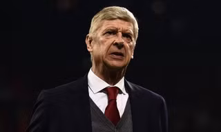 HLV Arsene Wenger.