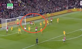 Tình huống Lukaku đá xấu với đối phương.