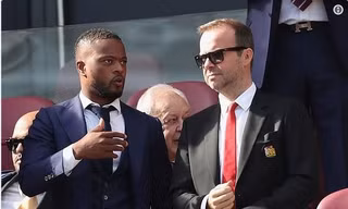 Patrice Evra chuẩn bị đảm nhiệm vai trò Giám đốc Thể thao của M.U?