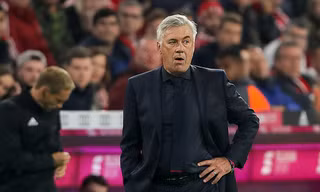 HLV Carlo Ancelotti sẵn sàng trở lại London sinh sống.
