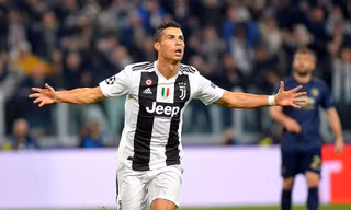 Cristiano Ronaldo rất có duyên "phá lưới" Atletico Madrid.