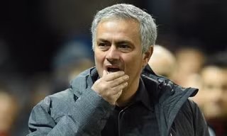 HLV Jose Mourinho thừa nhận sai lầm khi M.U thua Basel.