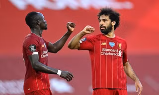 Niềm vui của các cầu thủ Liverpool.