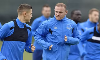 Rooney lại lĩnh đủ vì scandal sex “chơi trò 3 người”.