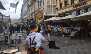 CĐV Đức và Ukraine hỗn chiến với nhau.