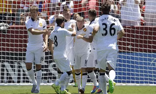 Rooney tỏa sáng giúp M.U hạ Barcelona.