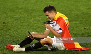 Sergio Reguilon trên đường gia nhập Tottenham.