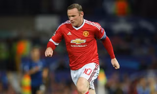 Rooney đã vượt mốc 100 đường kiến tạo thành bàn tại Premier League.