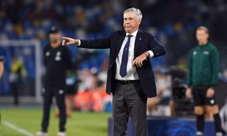 HLV Carlo Ancelotti đã giúp Napoli có chiến thắng thuyết phục trước Liverpool.