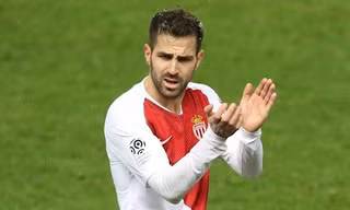 Cesc Fabregas đề nghị không nhận lương trong 4 tháng để giúp AS Monaco vượt qua giai đoạn khó khăn.