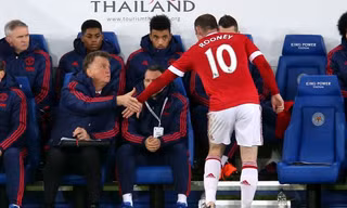 Rooney sa sút phong độ trầm trọng.