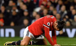 Zlatan Ibrahimovic chơi mờ nhạt trước Burnley.