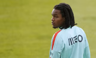 Renato Sanches không gian lận tuổi.