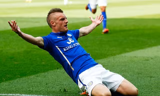 Vardy lập thêm kỷ lục ở Premier League.