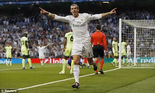 Bale ăn mừng bàn mở tỷ số.