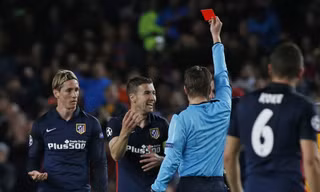 Torres rất có duyên ghi bàn vào lưới Barcelona.