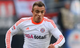 Shaqiri bị “ném đá” vì chọn Stoke City chứ không phải Schalke.